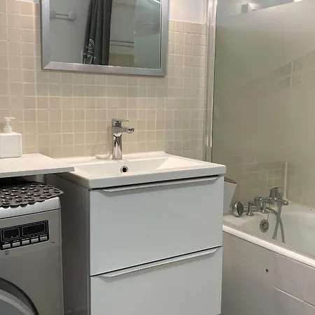 T2 Confortable Avec Wifi, Loggia Spacieuse, Garage A - Fr-1-553-289 Apartmán Balaruc-les-Bains